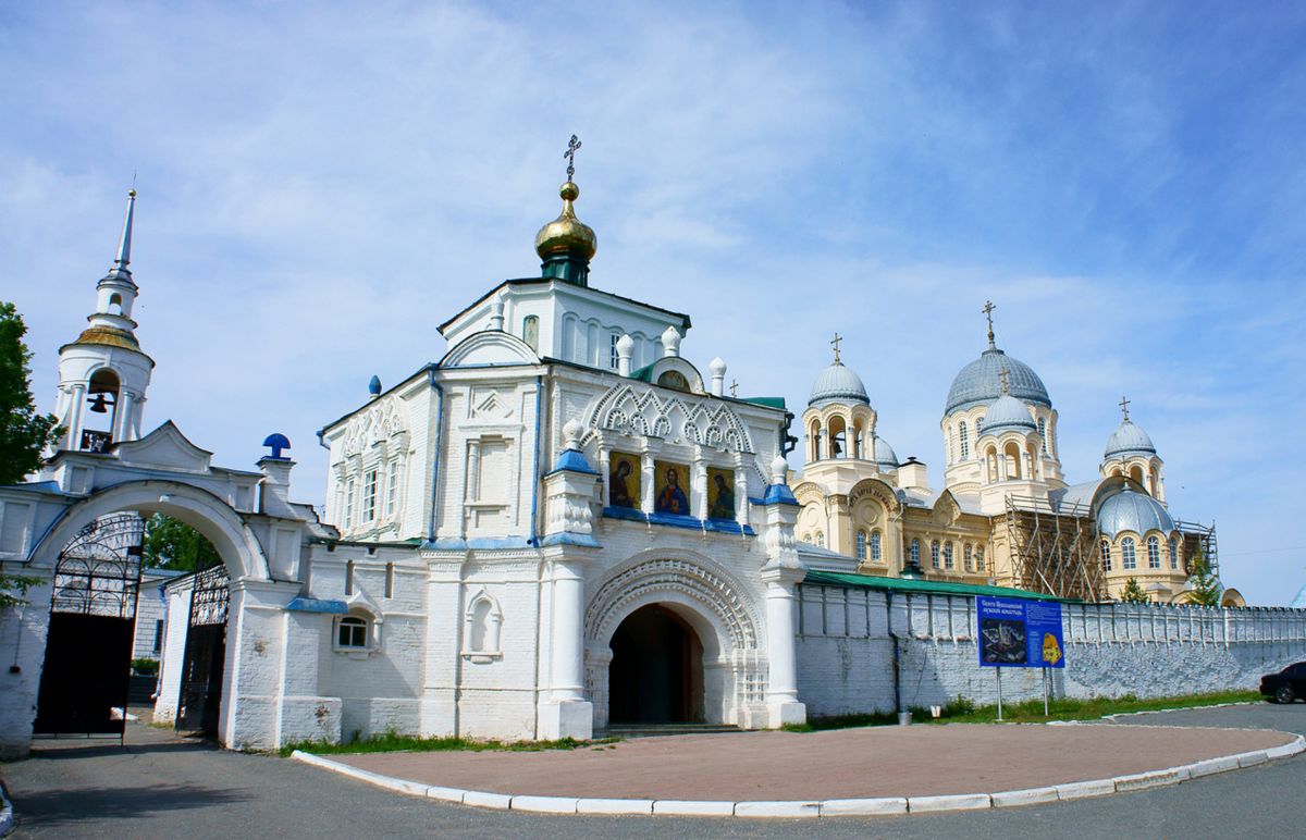 Симеоно-Анненская надвратная церковь