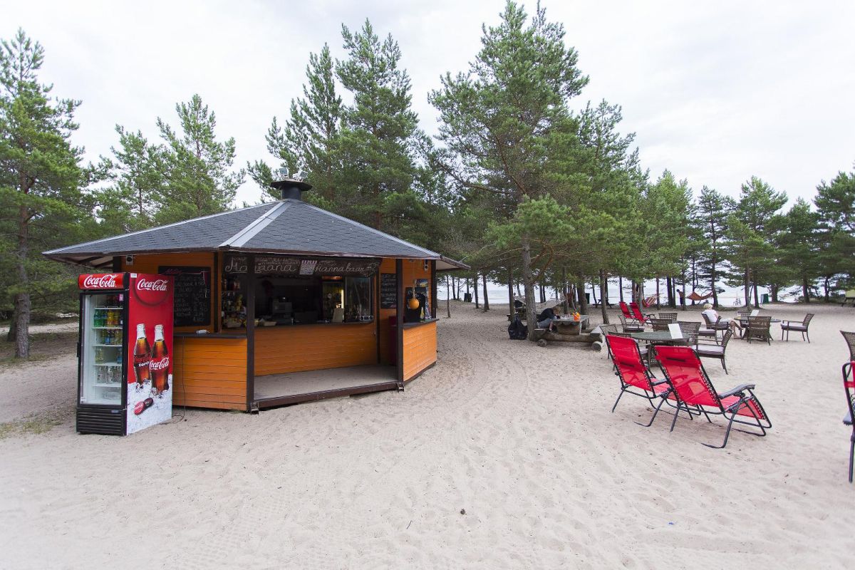 Пляжный бар Manjaana в кемпинге Мяндъяла на Сааремаа