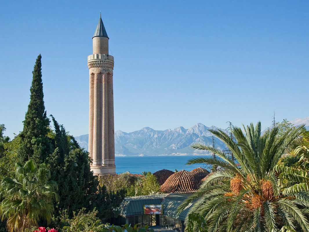 Минарет Йивли в Анталье