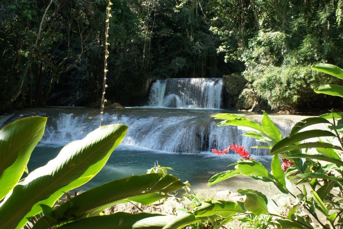 Водопады YS (YS Falls)