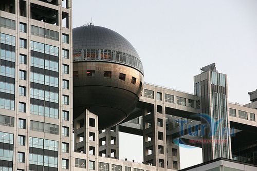 Футуристическое здание Фудзи ТВ