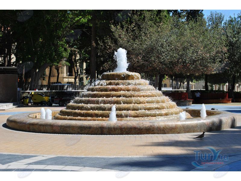 Площадь Фонтанов