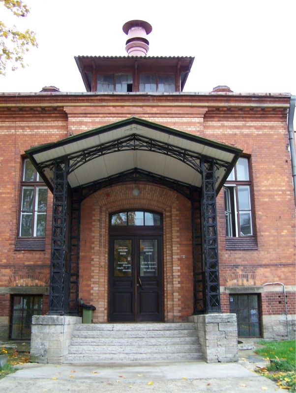 Здание больницы Нарвы