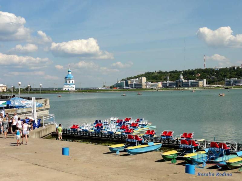 Парк Отдыха У Монумента Матери-Покровительницы в Чебоксарах