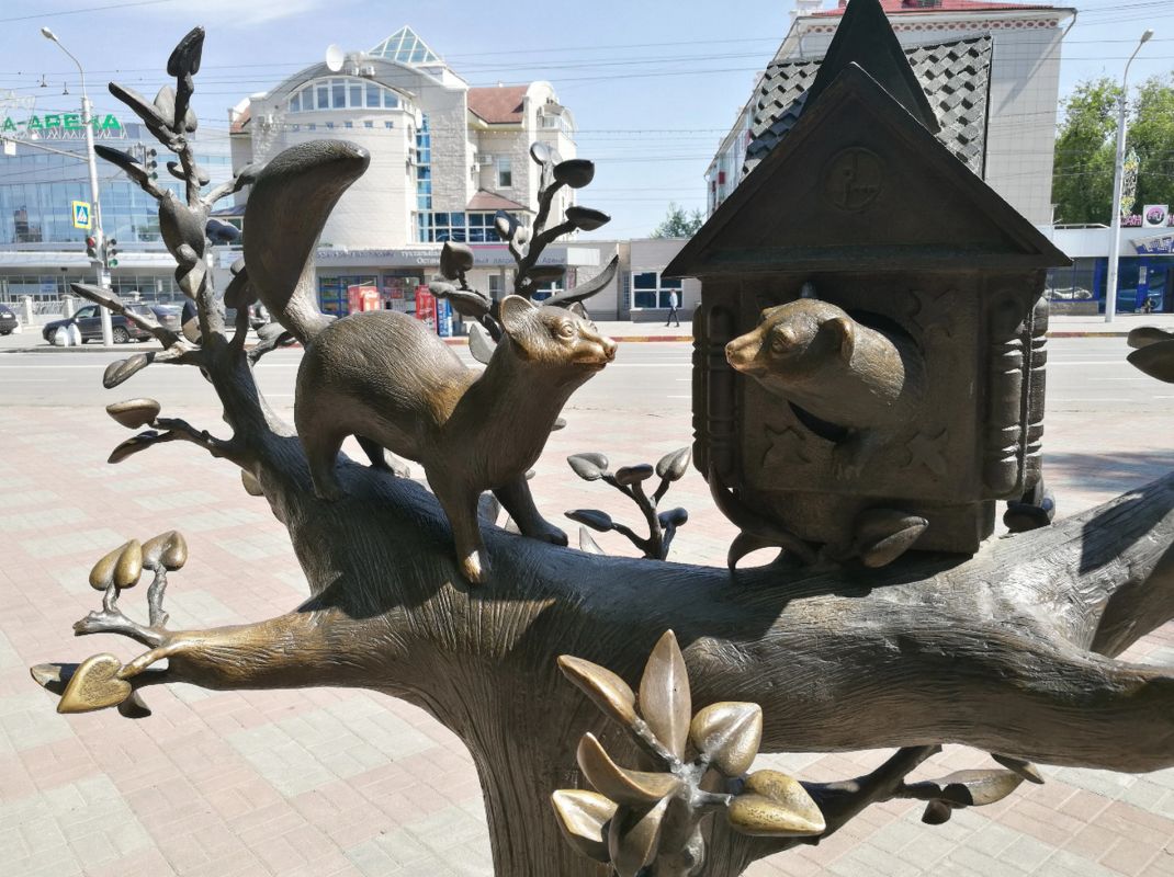 Скульптурная композиция Дом куницы