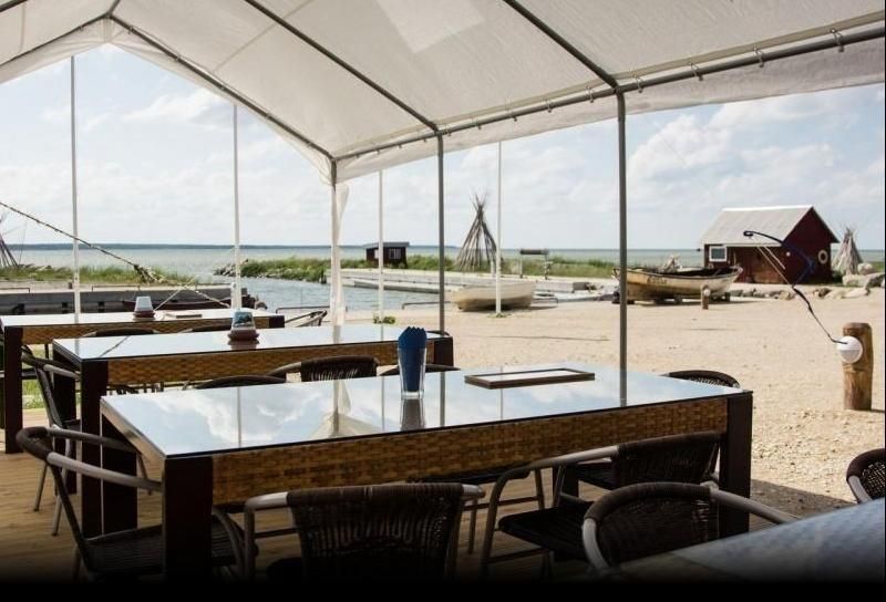 Кафе в порту Когува