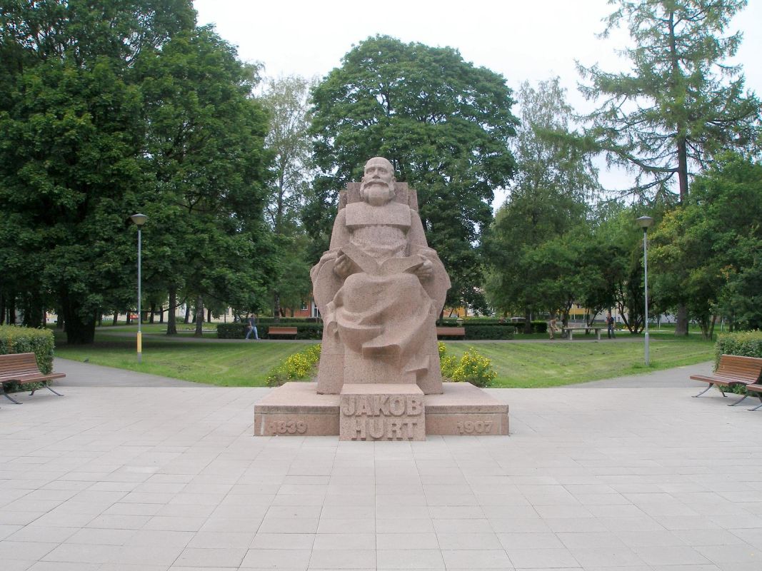 Памятник Якобу Хурту