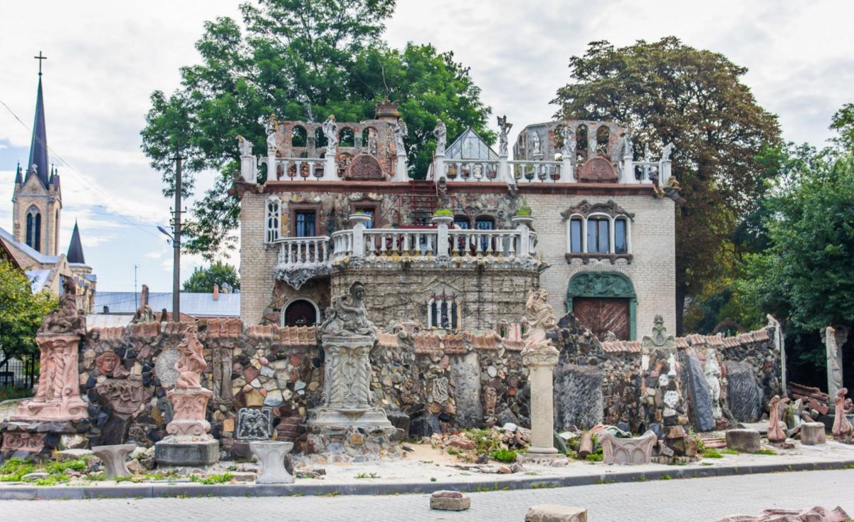 Дом скульптора Голованя в Луцке 