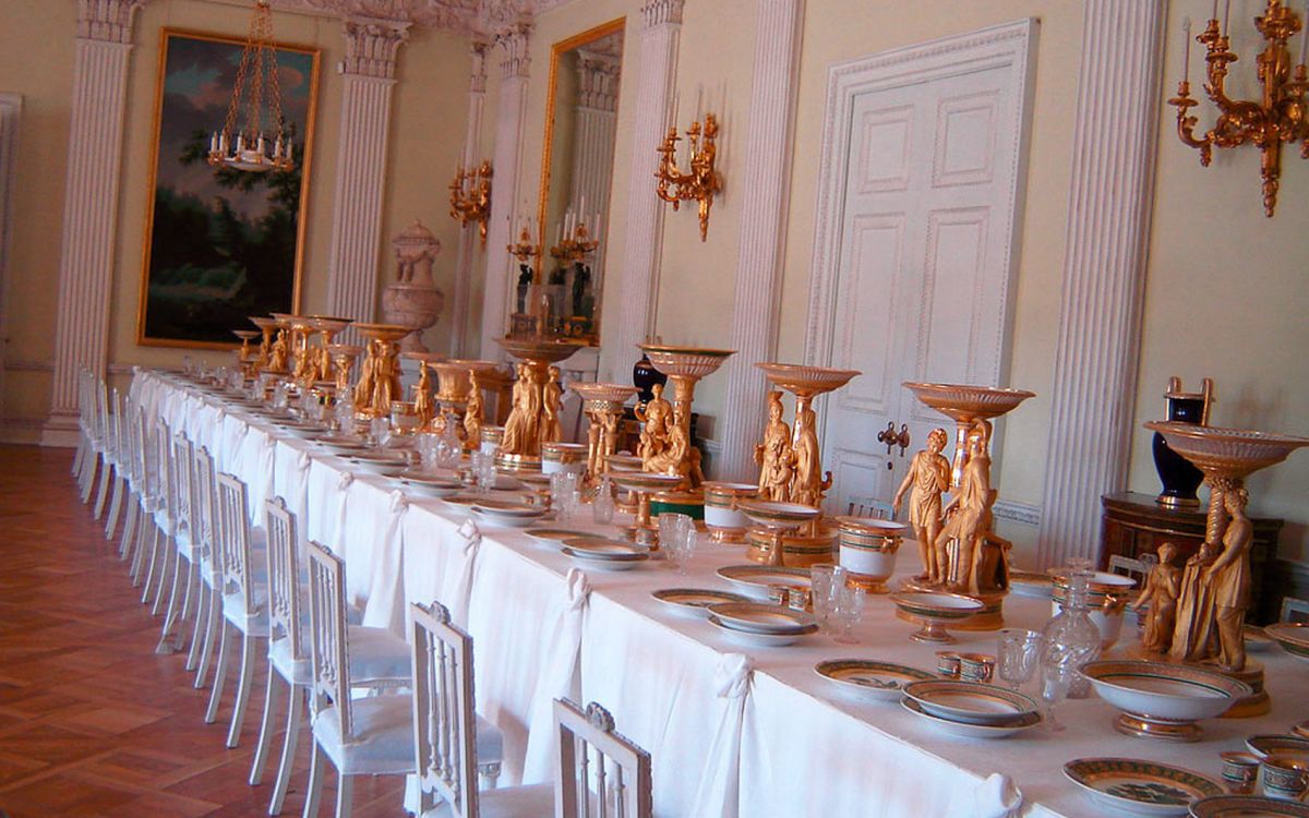 Белая столовая Павловского дворца