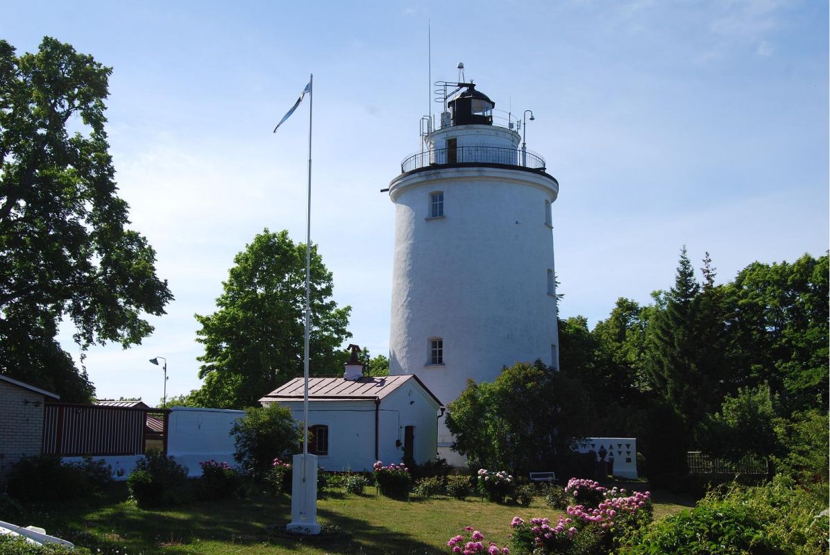 Верхний маяк Суурупи