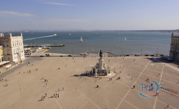 Торговая площадь (Дворцовая площадь)