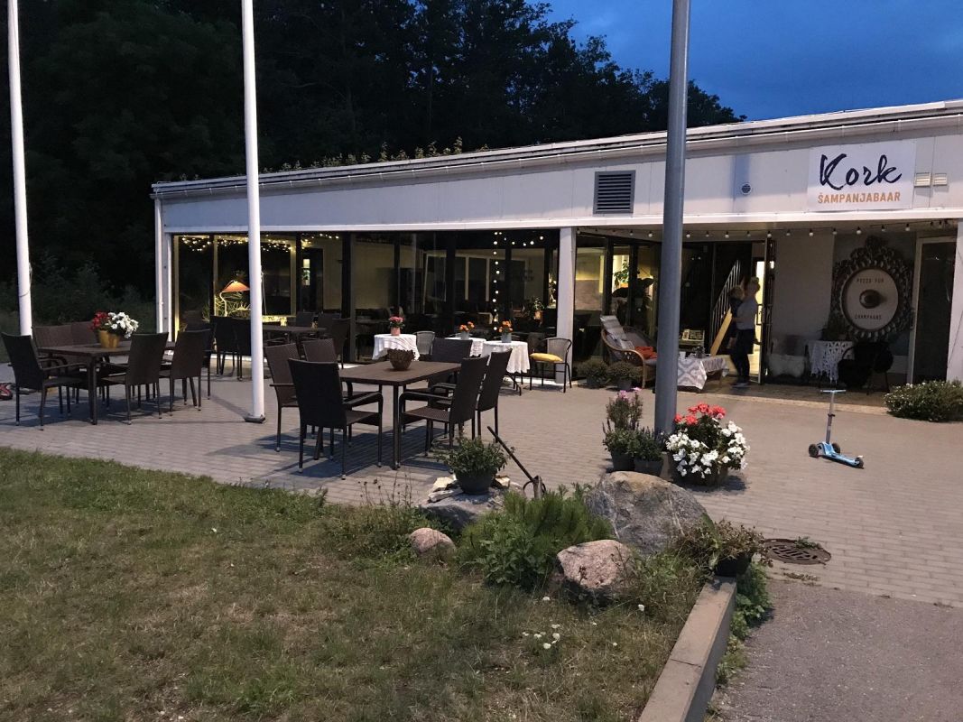 Шампань-бар и ресторан KORK