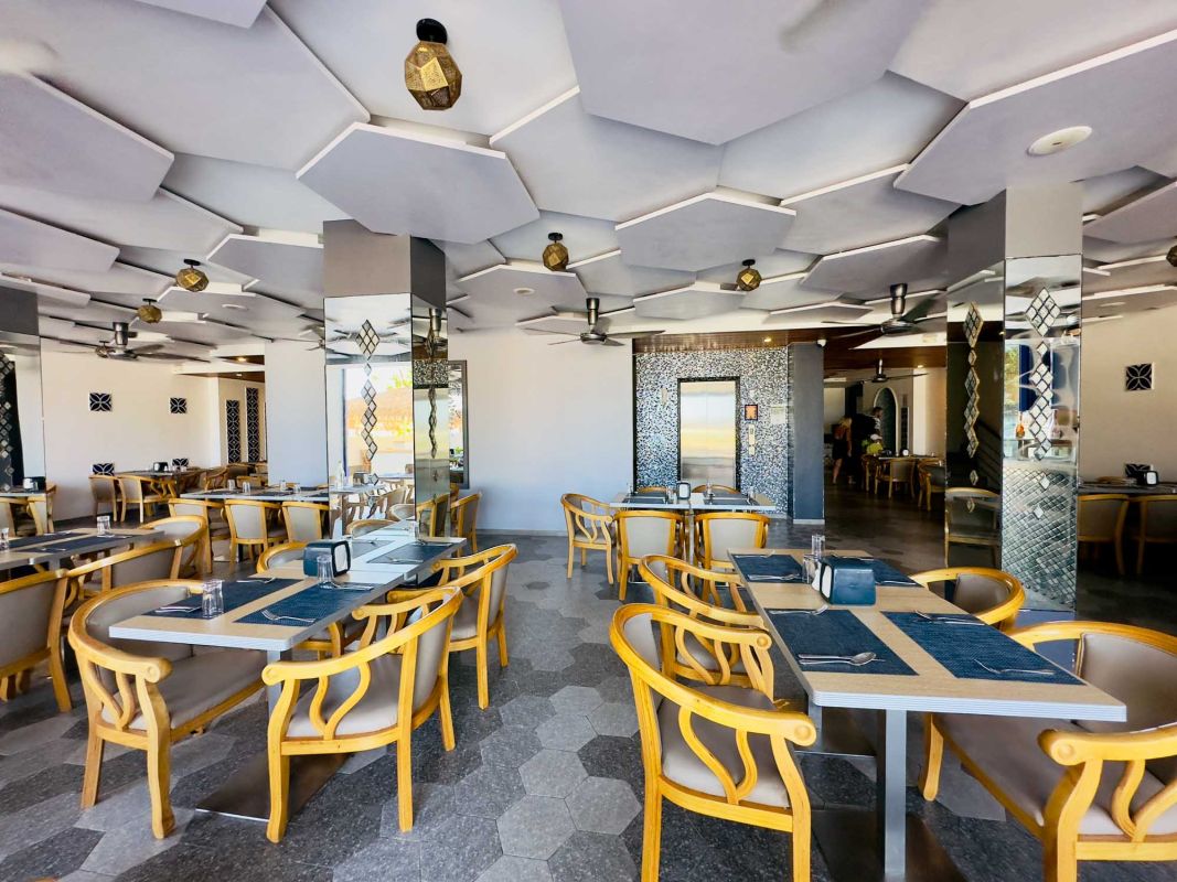 Kaani Palm Beach Restaurant