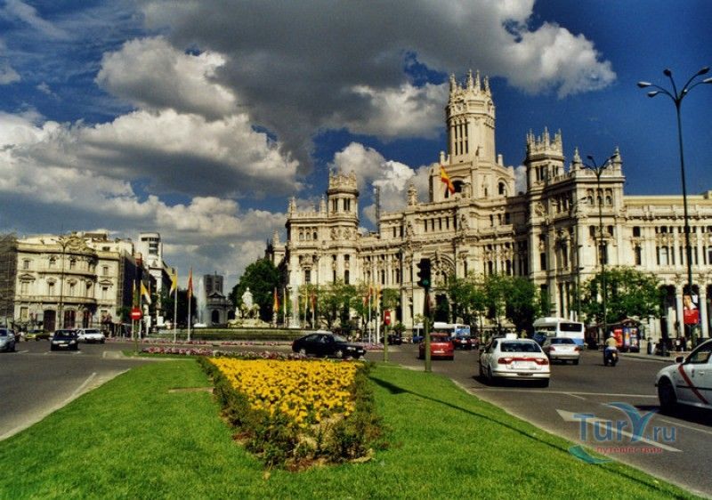 Площадь Сибелес (Плаза-де-Сибелес)