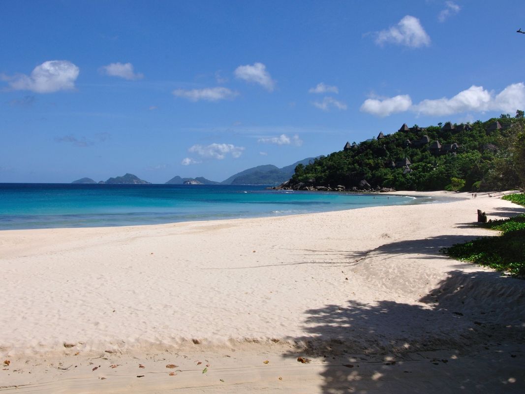 Пляж Анс Луи