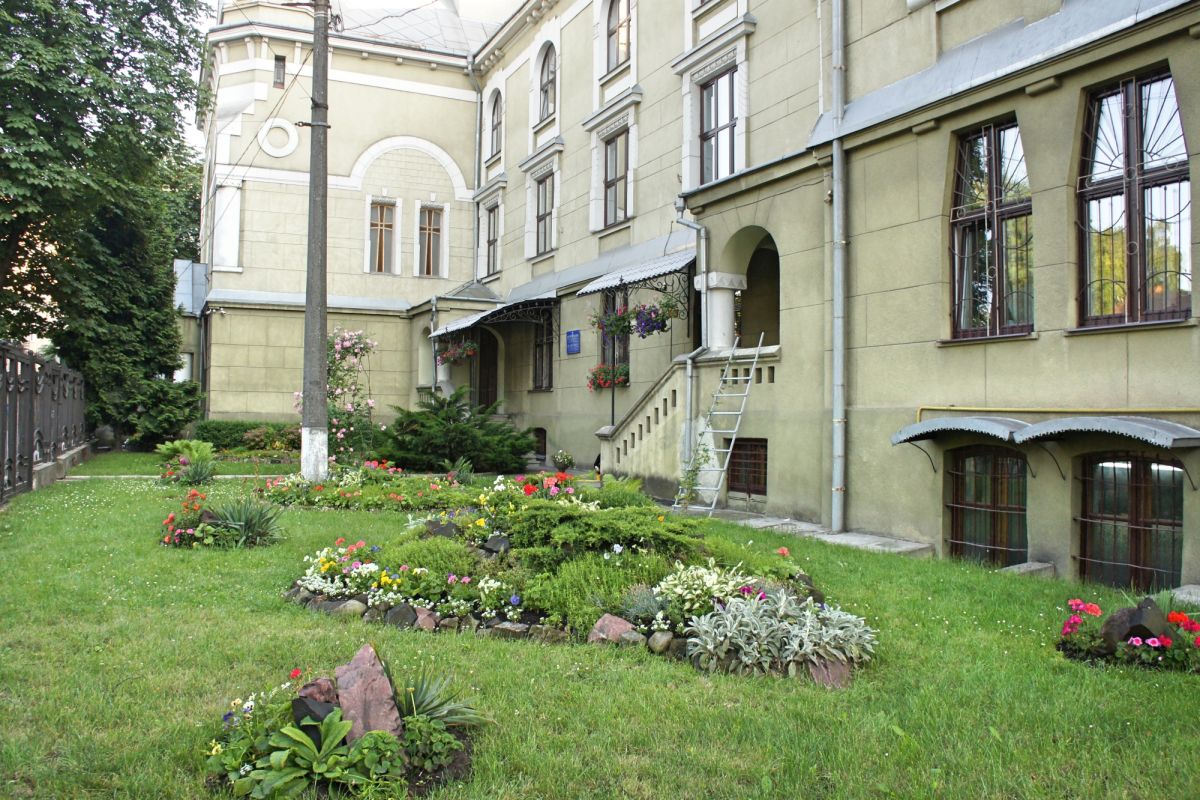 Монастырь Св. Иосифа (Сестер Василиянок)