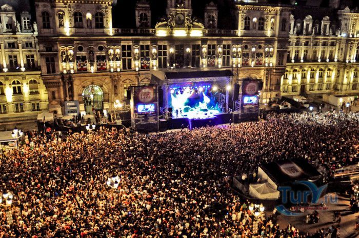 Площадь Отель-де-Виль (бывшая Гревская площадь)