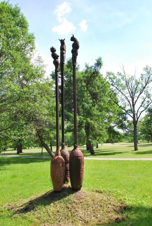 Аллея скульптур в пляжном парке Пярну