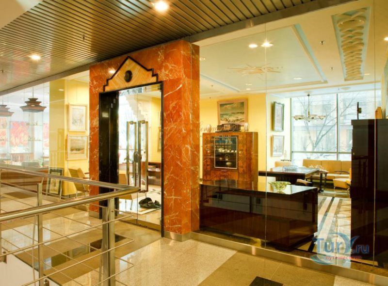 Антикварная Галерея Connaisseur 