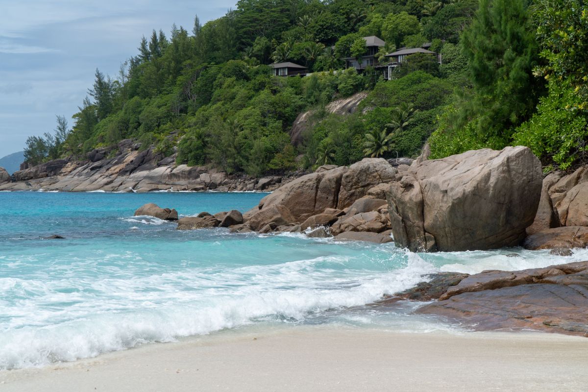 Пляж Петит Анс, Маэ