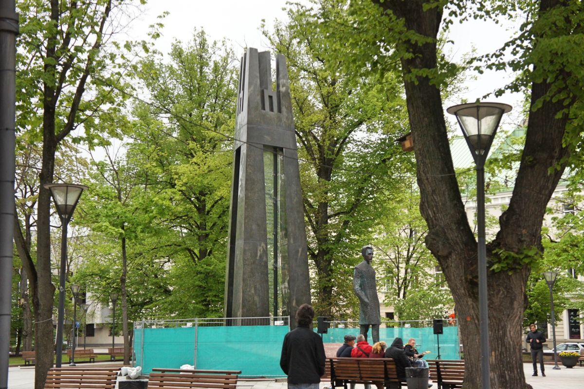 Памятник Винцасу Кудирке