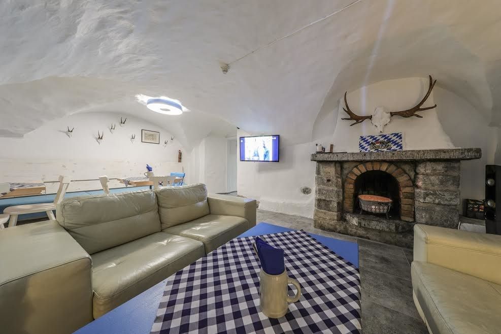 SchnitzelHaus, Пикк 37