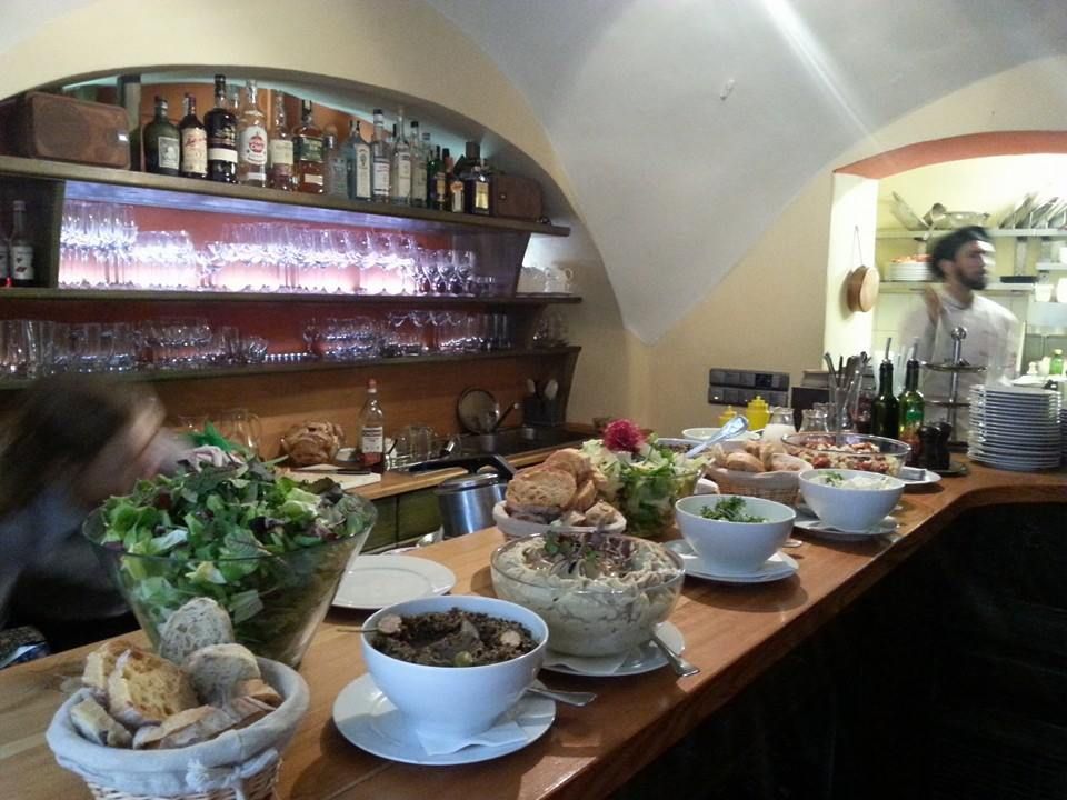 Современный ресторан Estrella