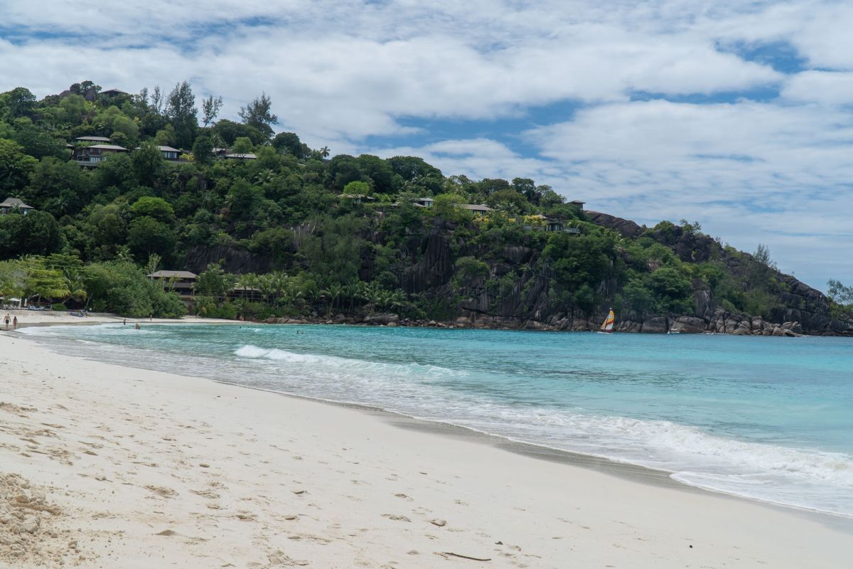 Пляж Петит Анс, Маэ