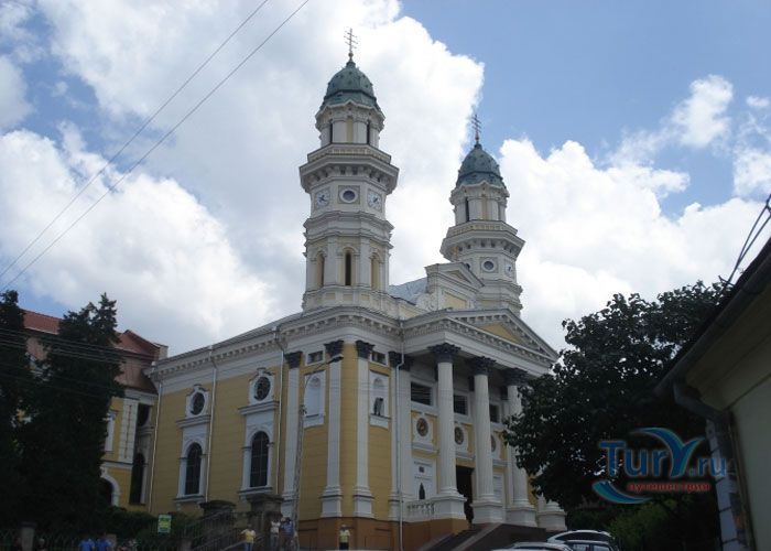 Греко-католический кафедральный собор в Ужгороде