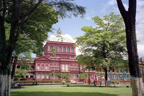 Красный дом