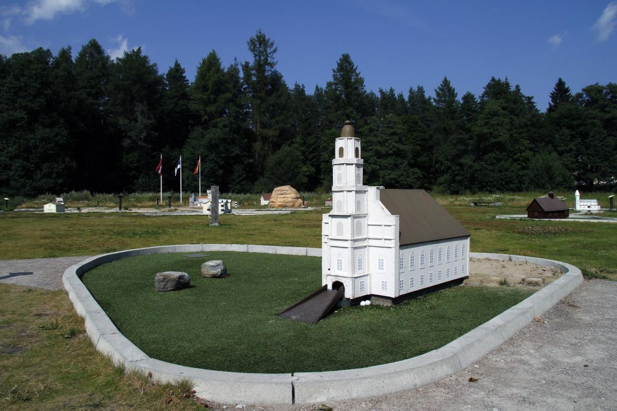 Мини-гольф в Вихула