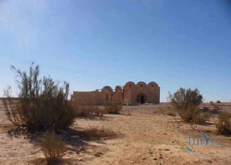 Дворец Каср Амра