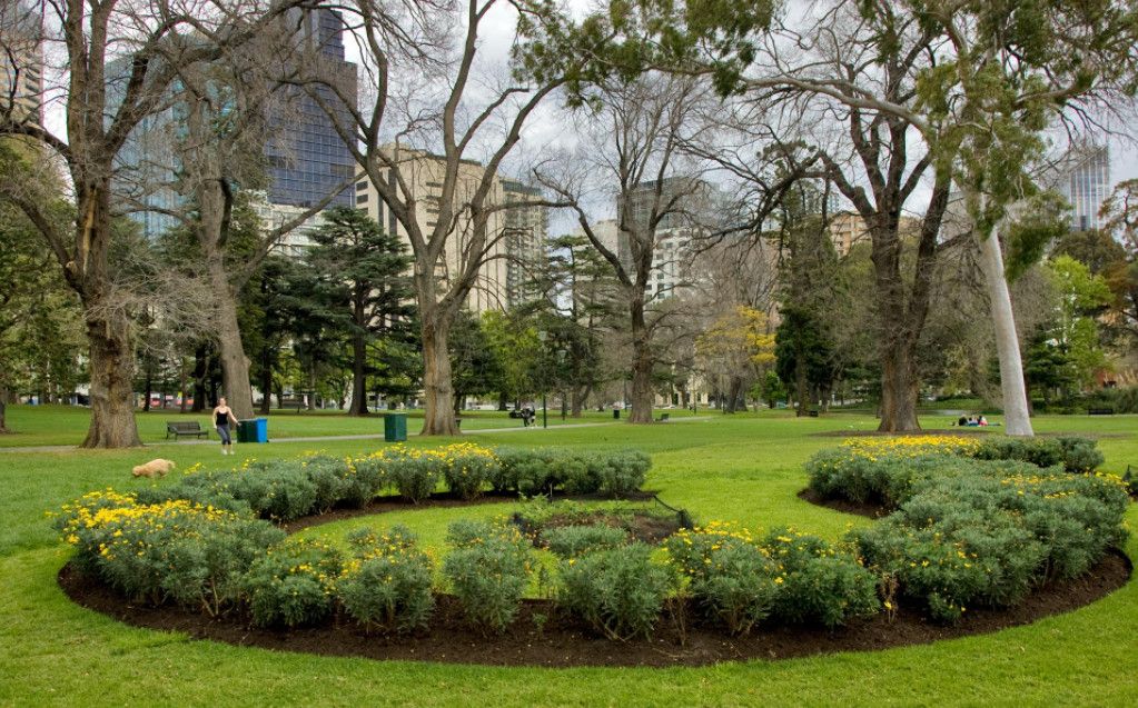 Королевский Выставочный Центр и Карлтонские сады