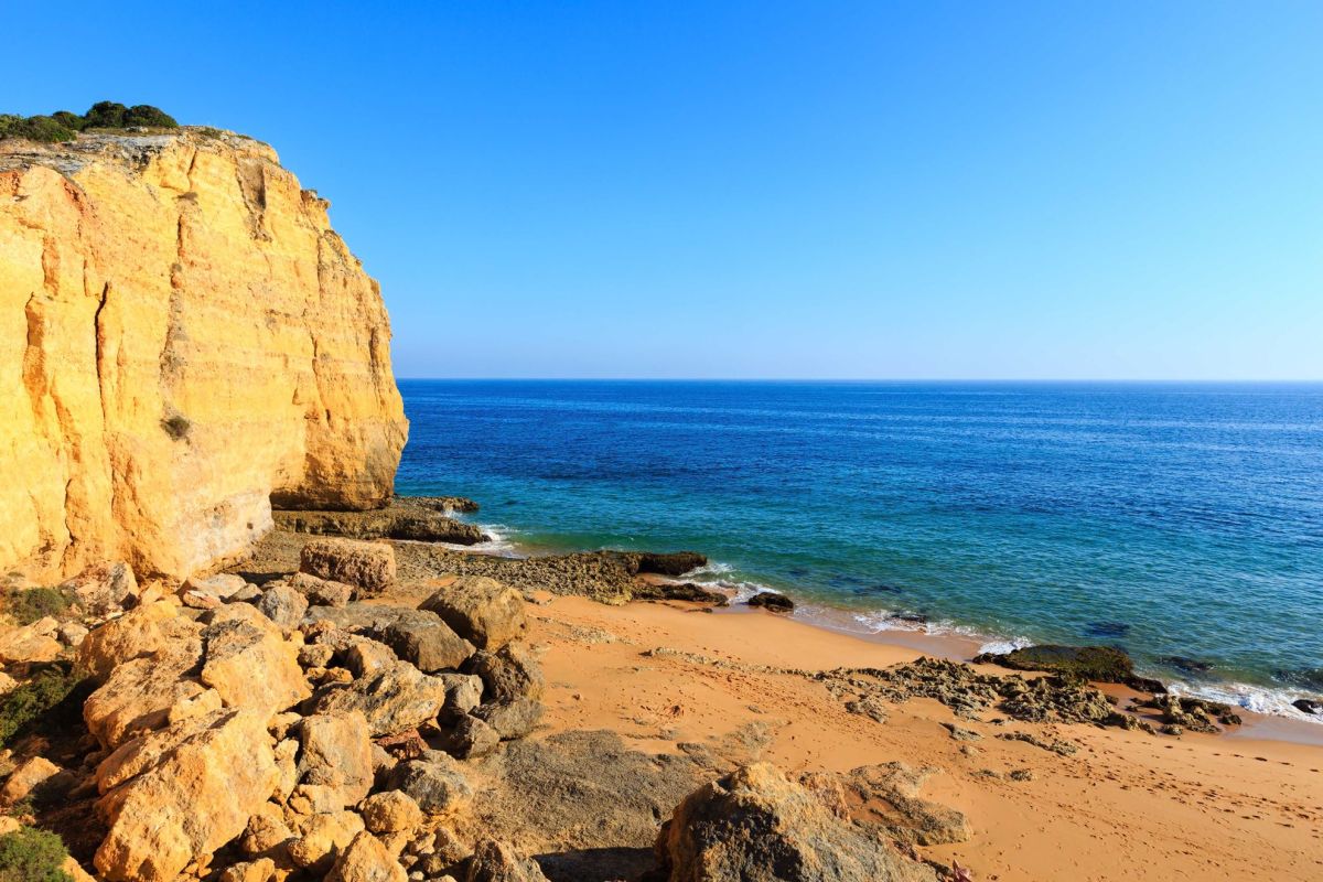 Пляж «Прайя-душ-Канейруш»