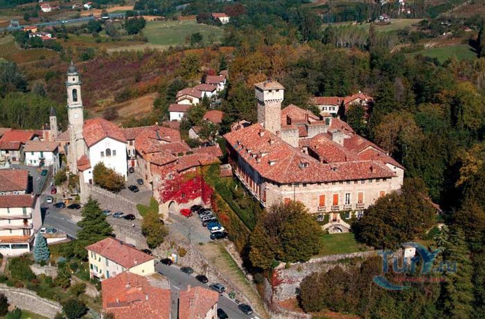 Замок Тальоло 