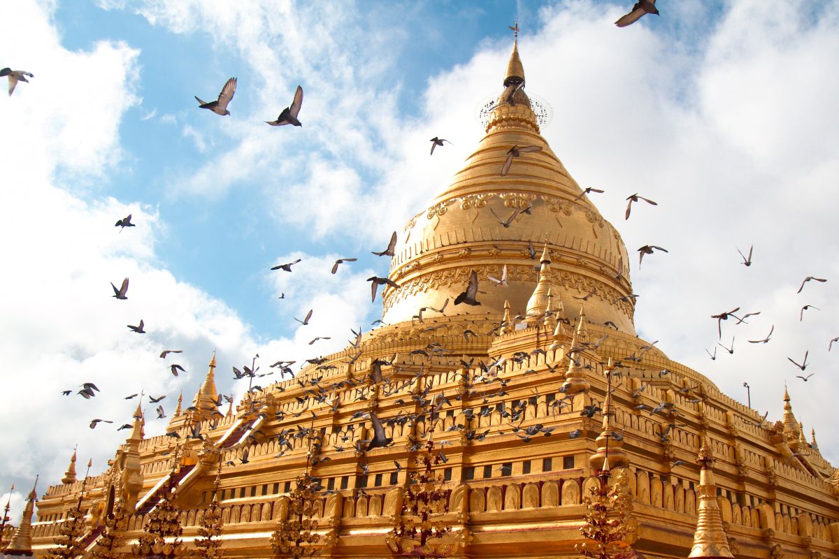 Пагода Швезигон (Shwezigon Pagoda)