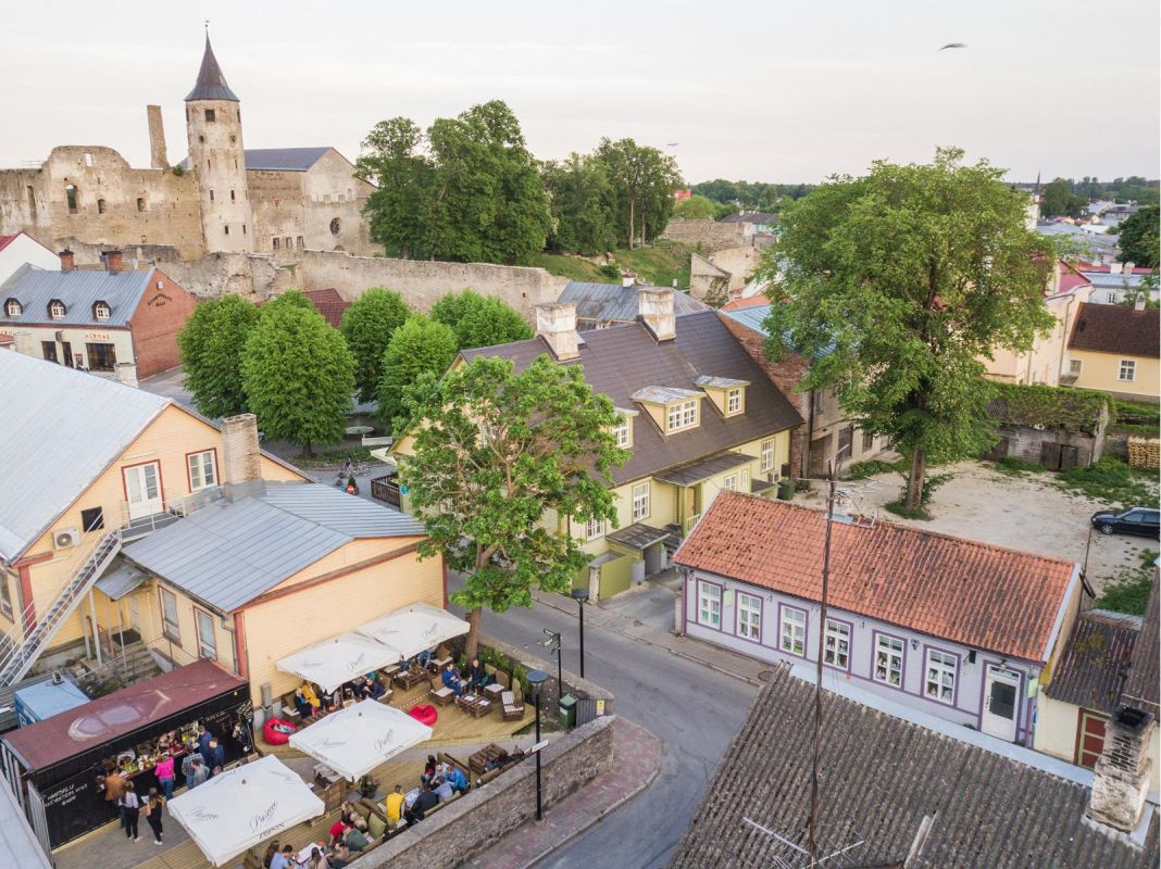 Лаунж-бар Hoov в Хаапсалу