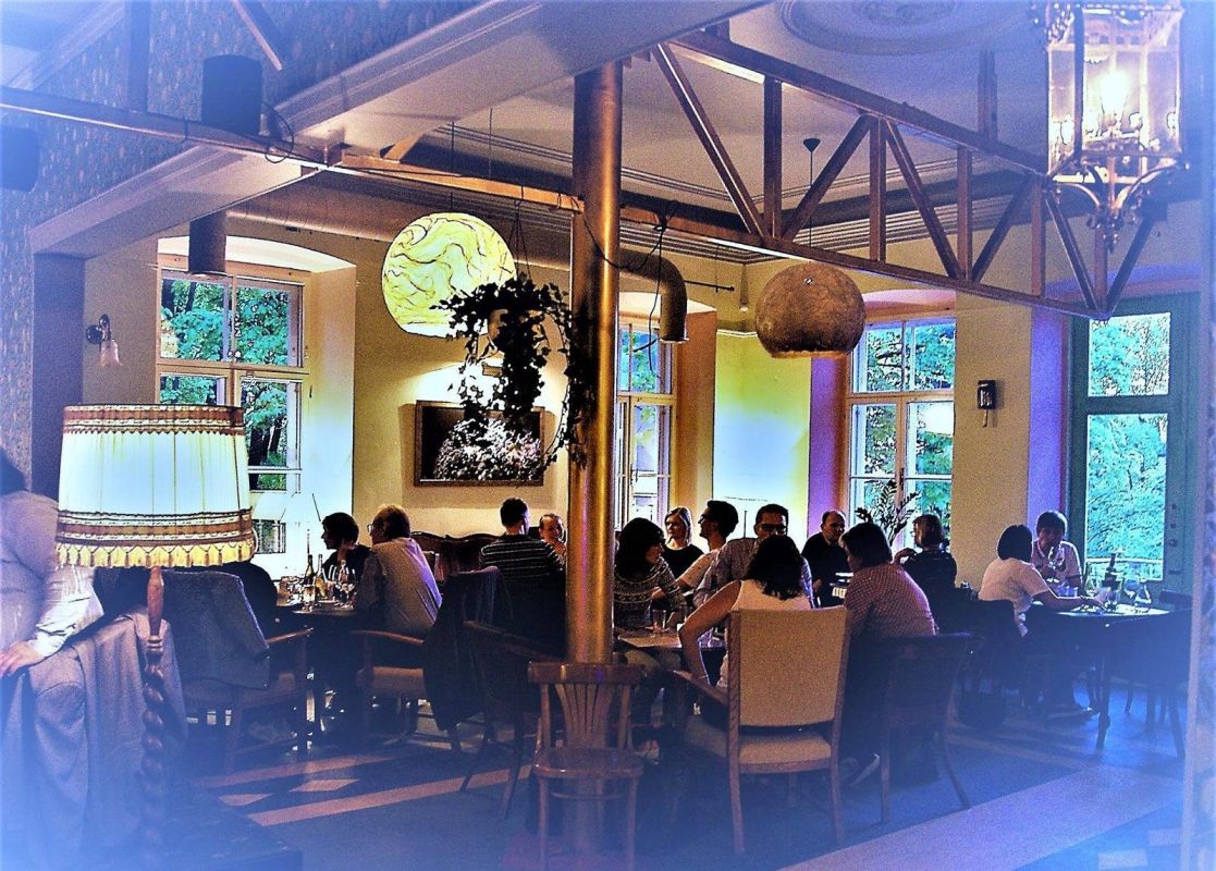 Ресторан вина и искусства Vilde ja Vine