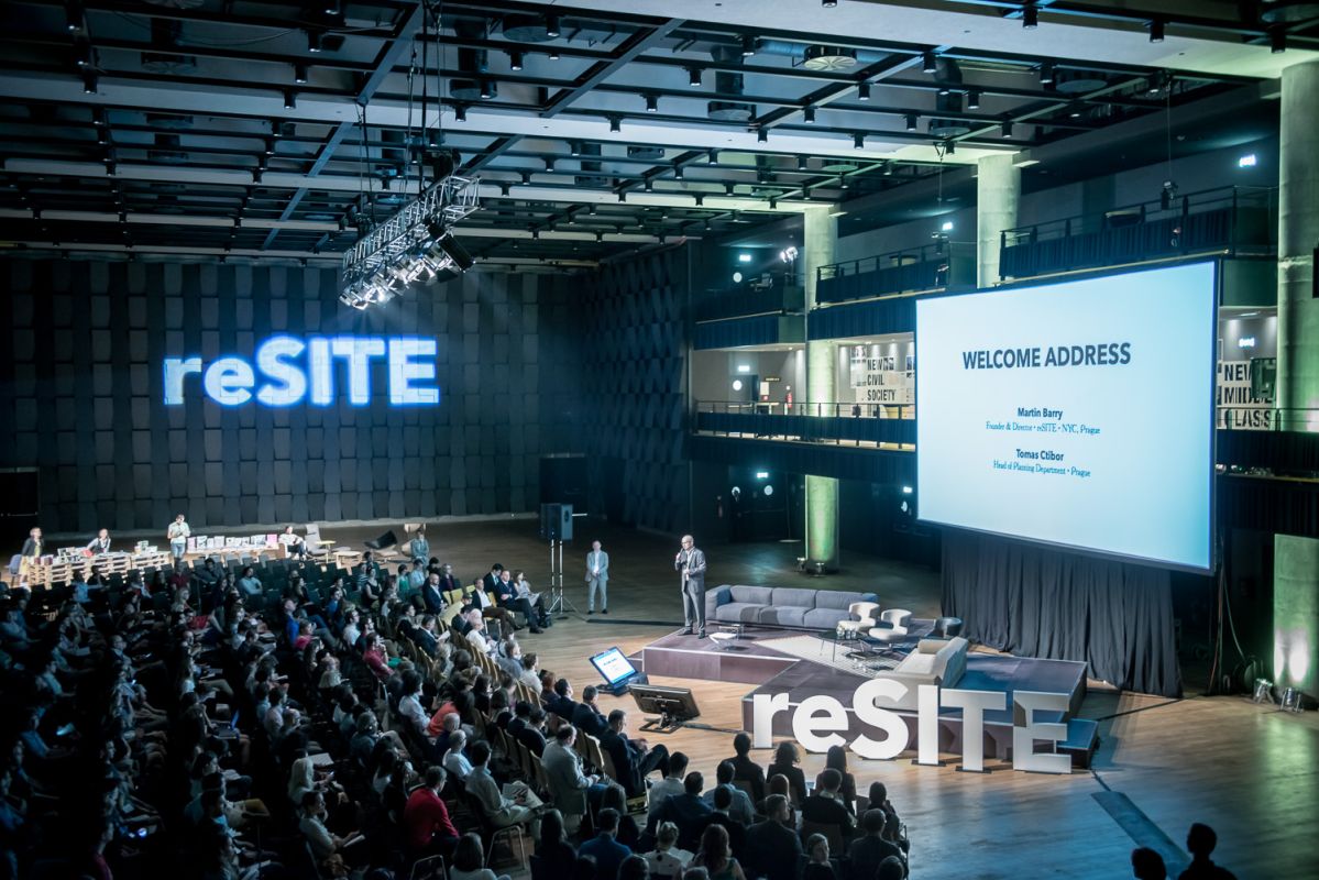 Мультифункциональный центр Forum Karlín