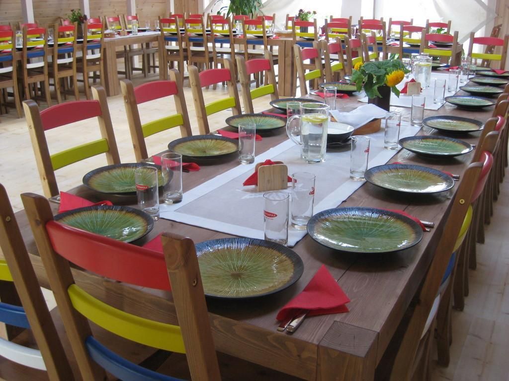 Кафе деревянного амбара Авинурме