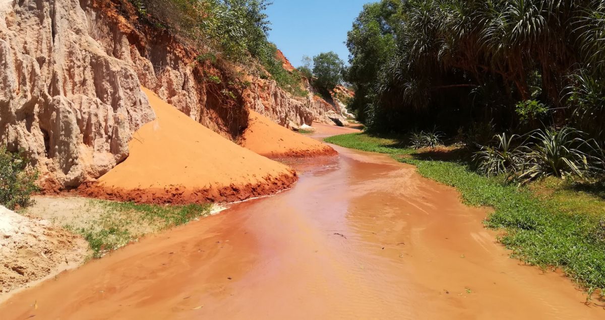 Красный ручей (Ручей фей)