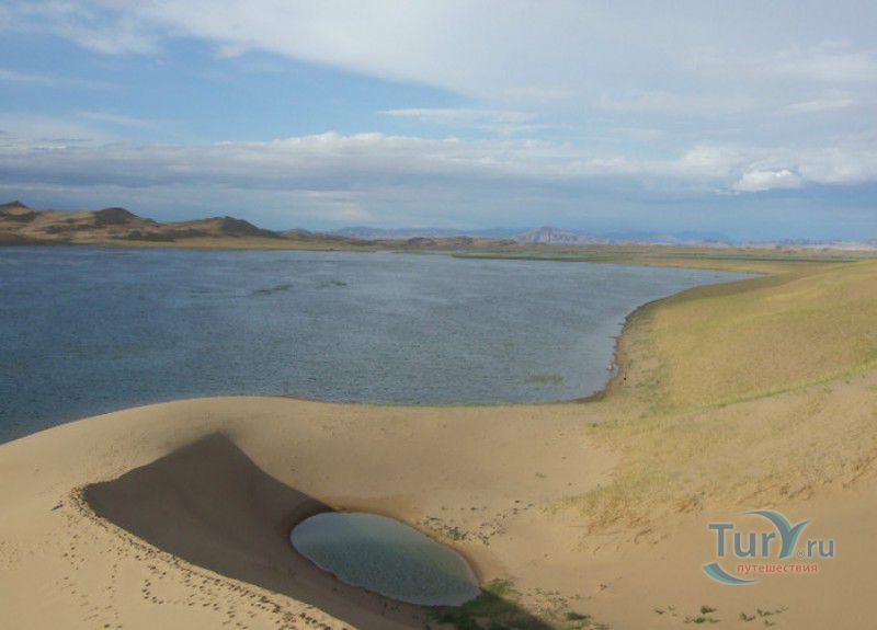 Озеро Эрээн-Нуур