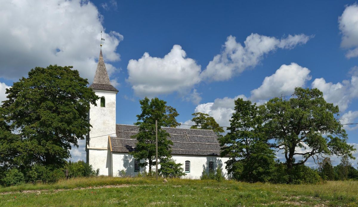 Церковь Карла в Тухала