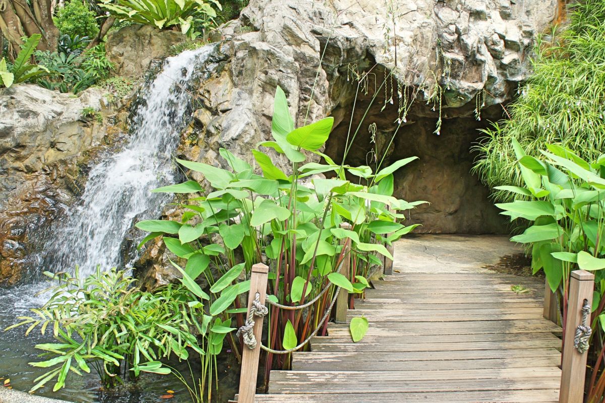 Парк Нассим Гейт