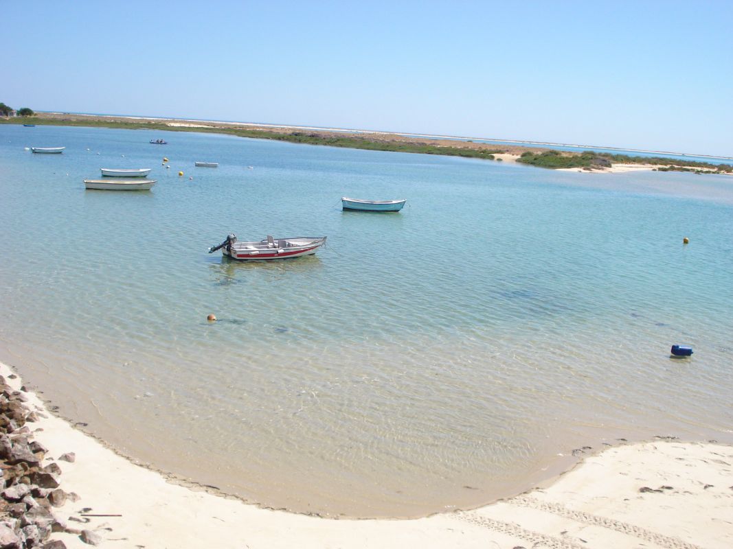 Пляж «Прайя-да-Илья-да-Армона»