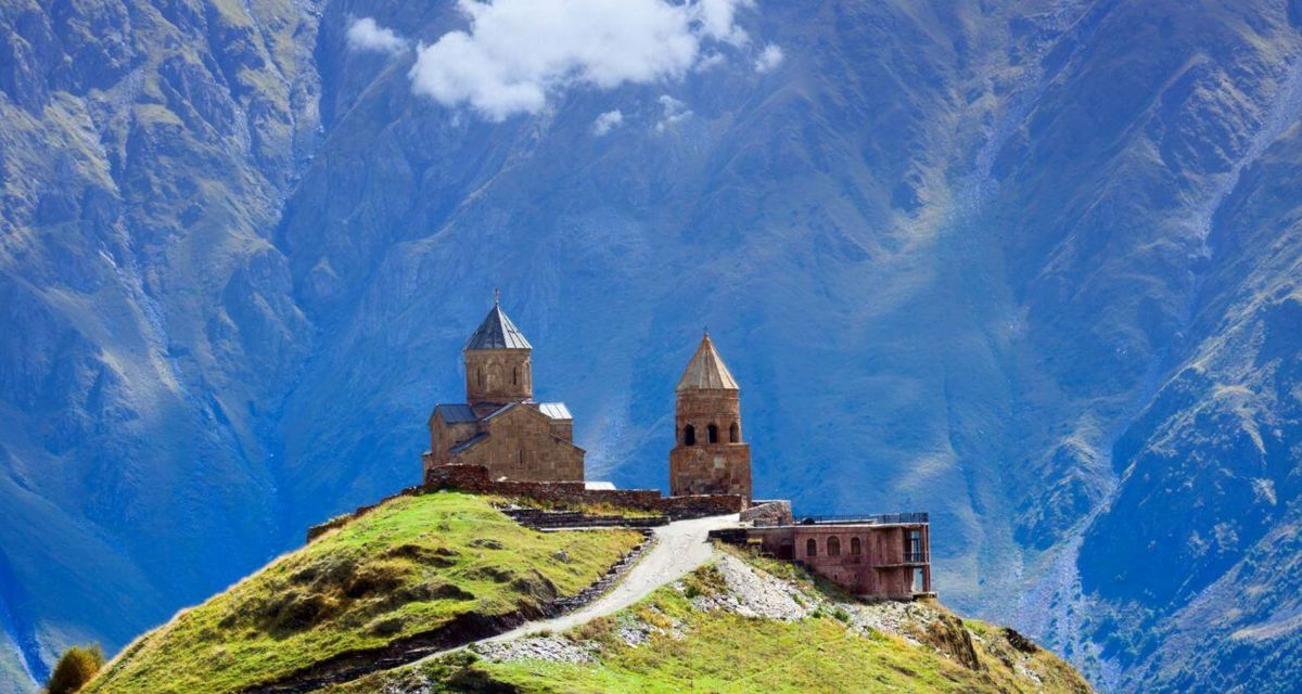 Церковь Святой Троицы в Гергети (Гергетис Цминда Самеба)