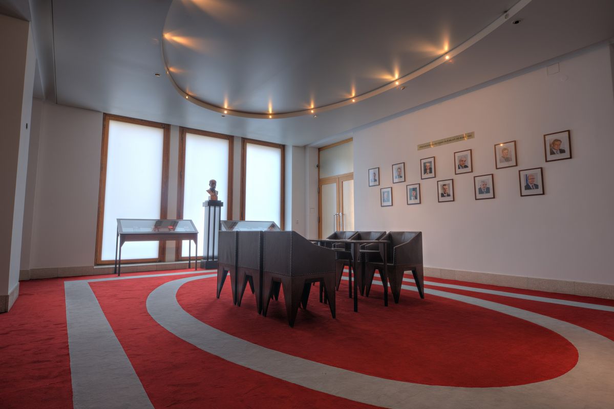 Стракова академия