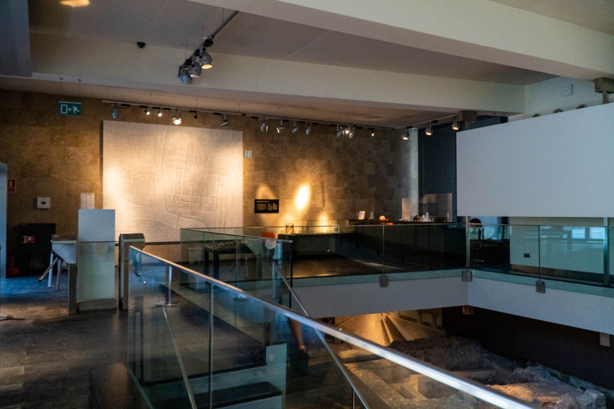 Археологический музей Алмоина