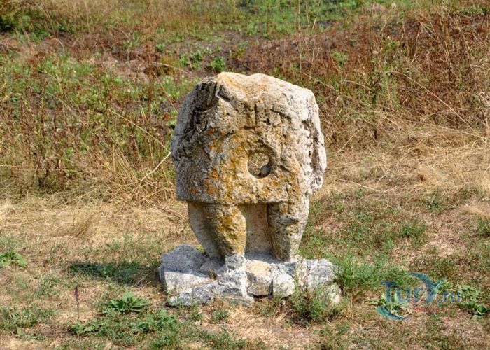 Историко-археологический заповедник Каменная Могила в Мирном