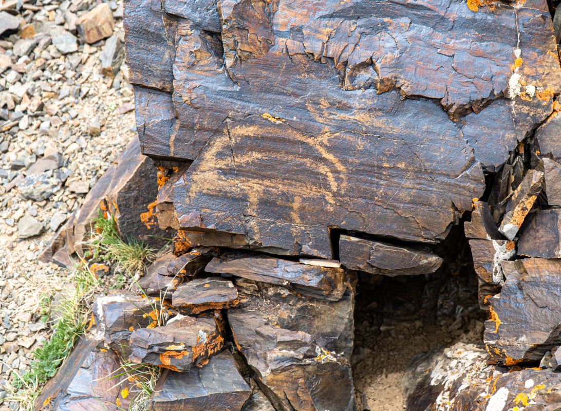 Петроглифы озера Сон-Кёль